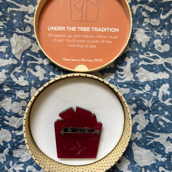 Erstwilder Under The Tree Tradition - Picture 2 of 2